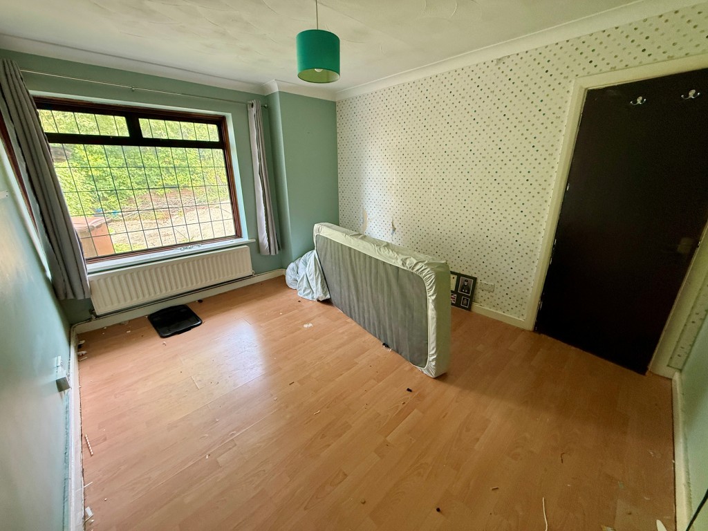 Lot: 38 - PLANNING FOR CONVERSION INTO FOUR-BEDROOM HOUSE WITH EN-SUITES - Bedroom one